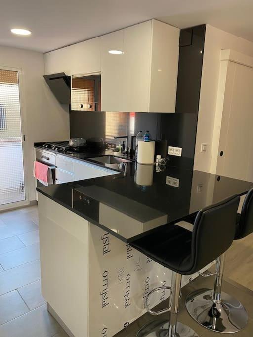 Habitaciones Bonitas Y Comodas L'Hospitalet de Llobregat Eksteriør bilde