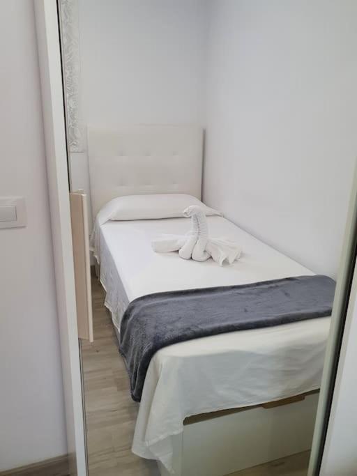 Habitaciones Bonitas Y Comodas L'Hospitalet de Llobregat Eksteriør bilde