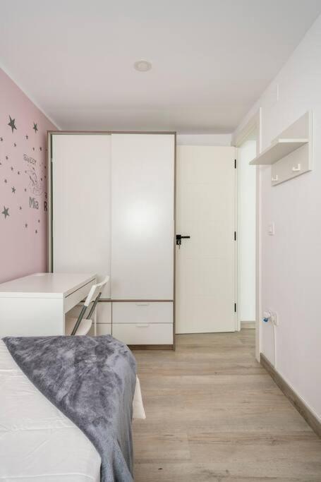 Habitaciones Bonitas Y Comodas L'Hospitalet de Llobregat Eksteriør bilde